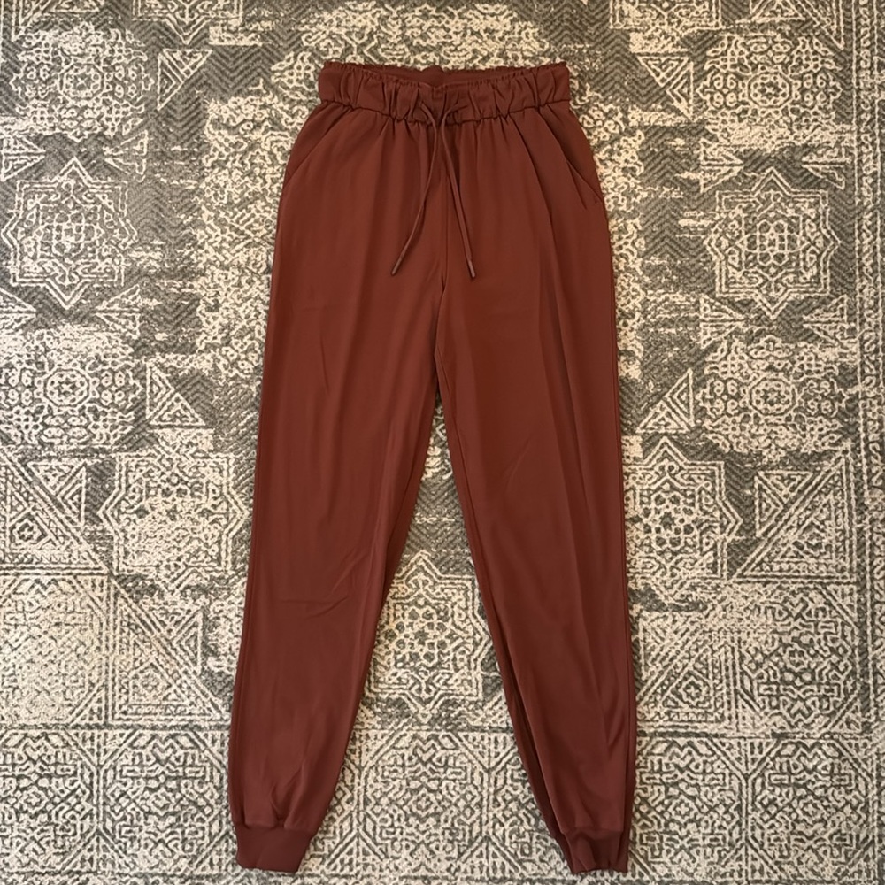 Lululemon Stretch High-Rise Joggers